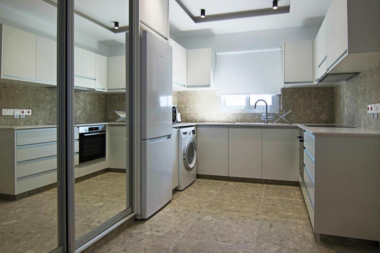 Apartamento Phaedrus Living: Seaside Luxury Flat Lighthouse 69 Paphos Exterior foto